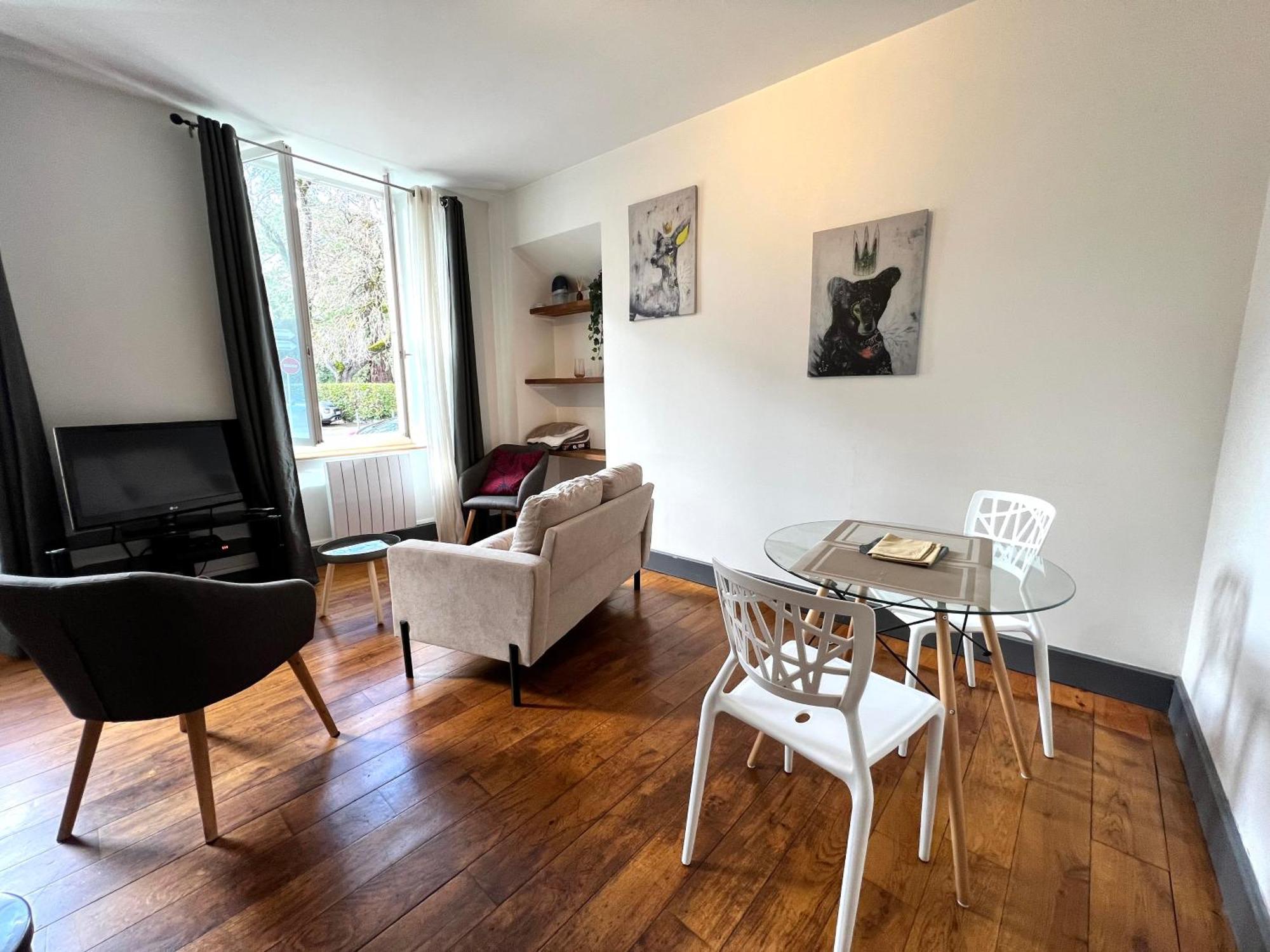 Joli Appartement En Centre Ville Bagnères-de-Bigorre Eksteriør billede