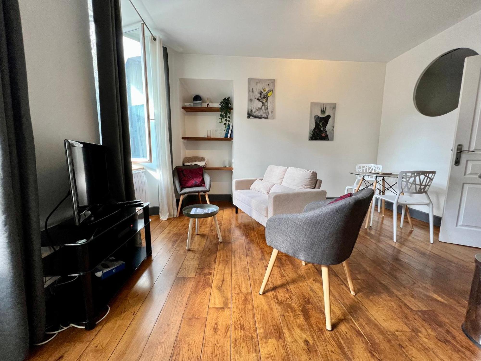 Joli Appartement En Centre Ville Bagnères-de-Bigorre Eksteriør billede